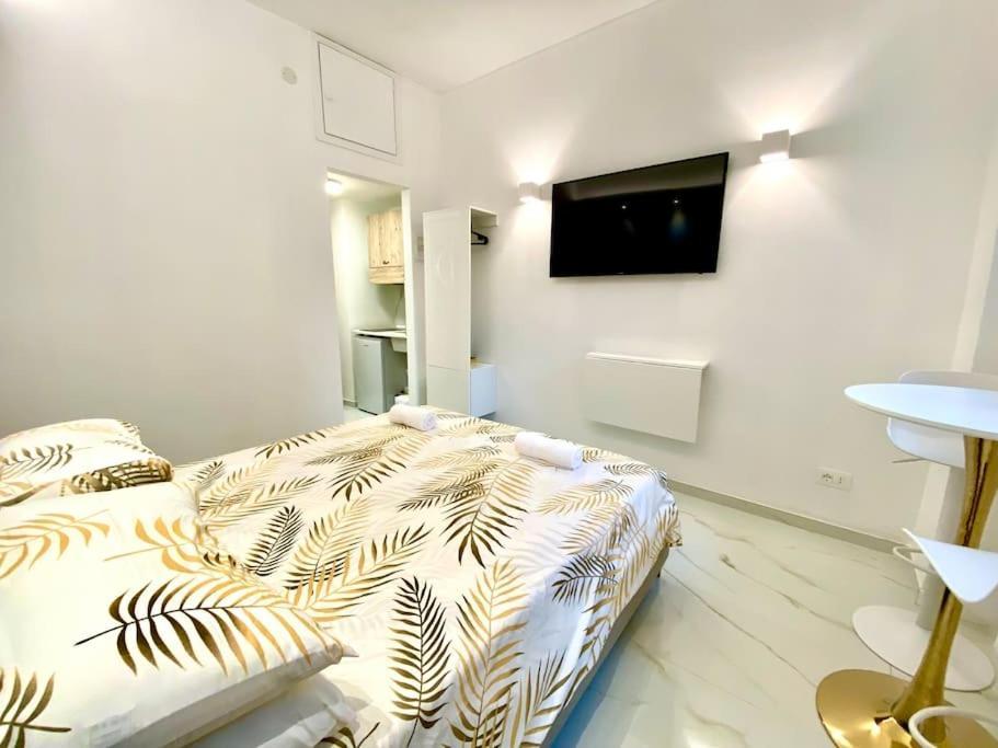 Apartment Chiesa Russa *